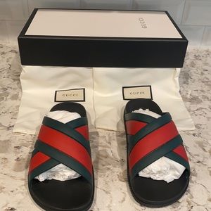 🛑SOLD!Authentic Gucci ❤️and💚crisscross slides 🖤